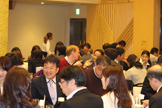 懇親会の様子(2)