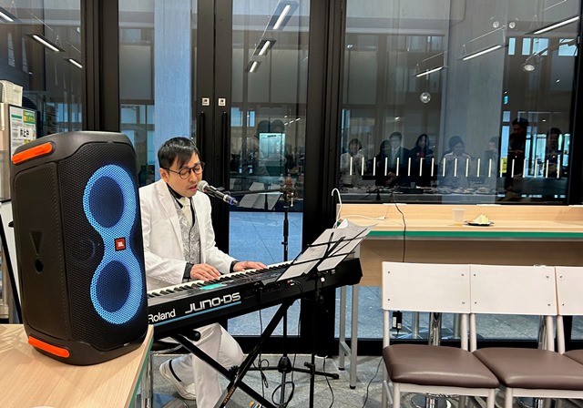 佐藤洋一先生によるステージ