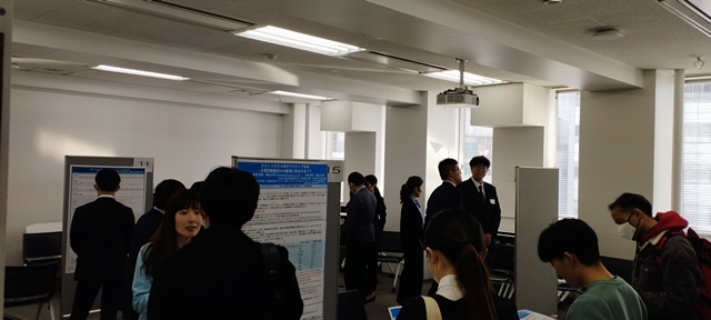 ポスター会場
